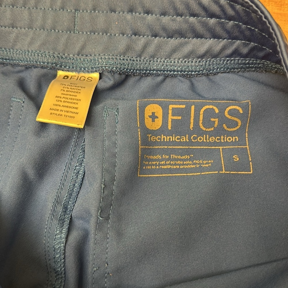 FIGS Technical Collection scrub pants - Picture 5 of 6